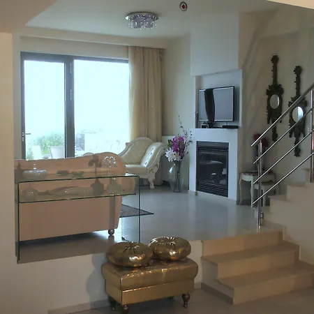Front Maria Villa *